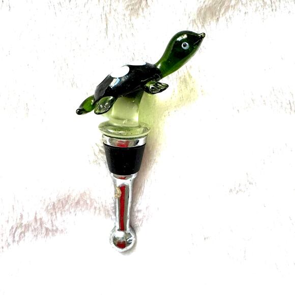 Glass Green Sea Turtle with White Polka Dots Wine Bottle Stopper in Gift Box - Picture 8 of 9